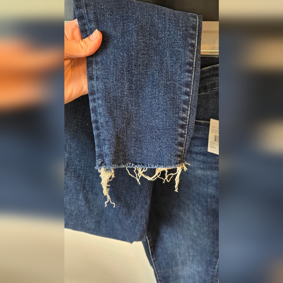 Good American Jeans - Picture 4 of 6